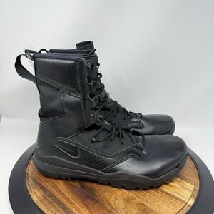 Nike Black Men's Boots